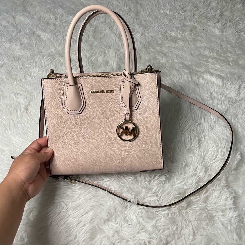 Mercer Medium Pebbled Leather Crossbody Bag || Michael Kors